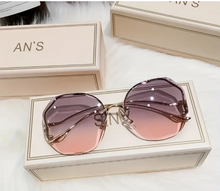 Load image into Gallery viewer, Stylish Ombre Lens Rimless Sunglasses